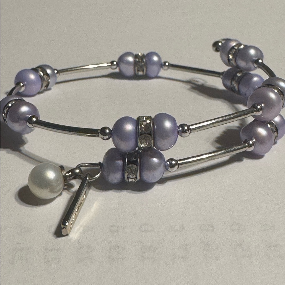Real Pearl from an oyster, set in a Vantel Pearl bracelet
